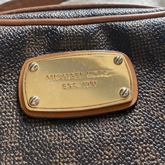 michael kors crossbody bag - Picture 2 of 4